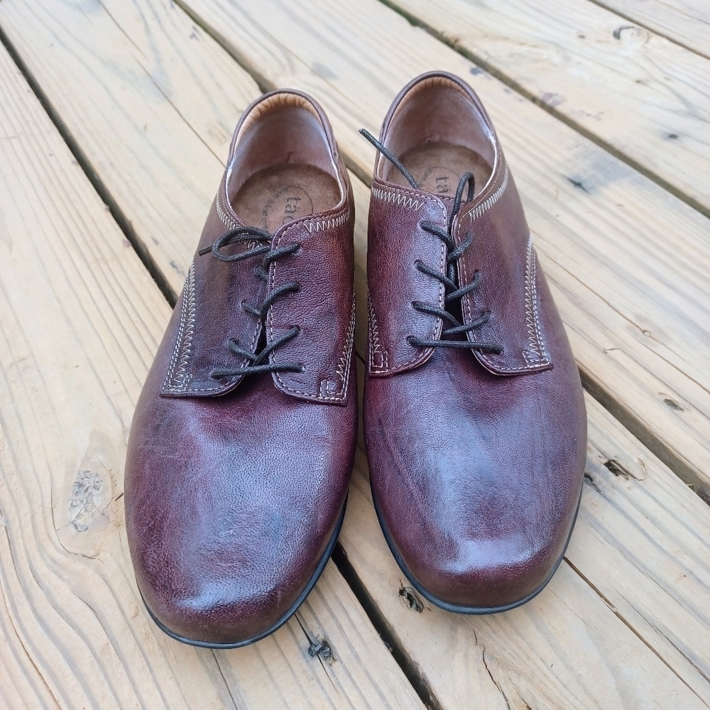 TAOS Footwear Women's  Brown  Leather  Oxfords   Sz 8 - 8.5/39